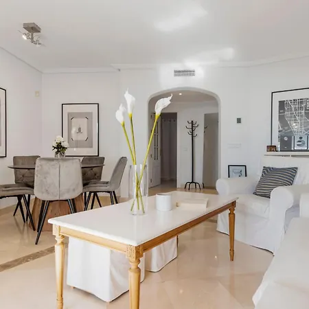 Sunny Balcony With Pool By Costarentals - Ref M52 아파트 *